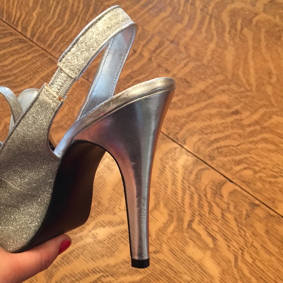 PRICE DROP!! 💕🌺 sparkly high heel sling backs - Picture 5 of 8